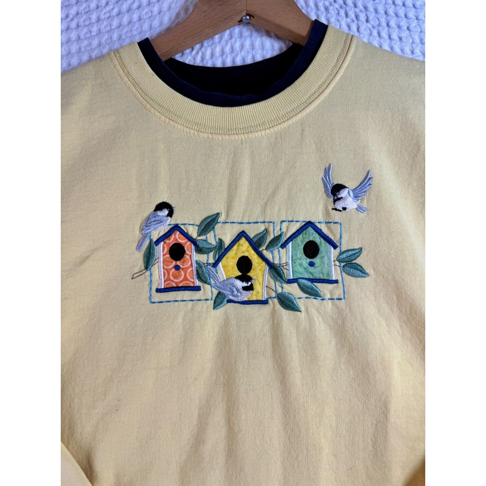 Vintage Birdhouse Embroidered Sweatshirt Yellow Cottagecore Crewneck Pullover M - Picture 4 of 12